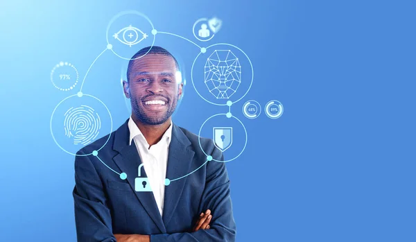 Africano Sorridente Empresário Digitalização Biométrica Digital Com Segurança Detecção Rosto — Fotografia de Stock
