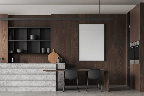 暗い木製の壁 コンクリート床 黒い食器棚 椅子と垂直モックアップポスターと石の島とモダンなキッチンのインテリア 3Dレンダリング — ストック写真