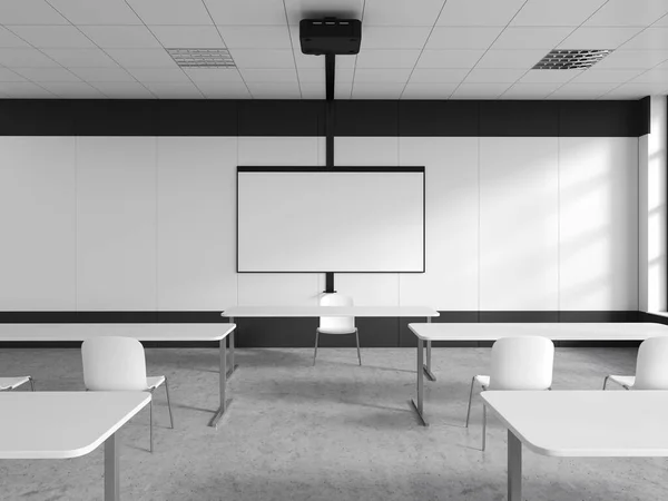 现代学校教室的内部有白墙 混凝土地板 一排有椅子的白色桌子和模拟投影屏幕 3D渲染 — 图库照片