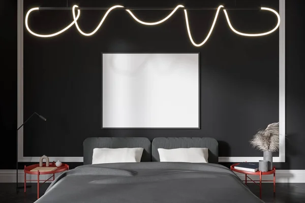 Ciemne Wnętrze Sypialni Łóżko Szarą Pościelą Szafka Nocna Minimalistyczną Dekoracją — Zdjęcie stockowe