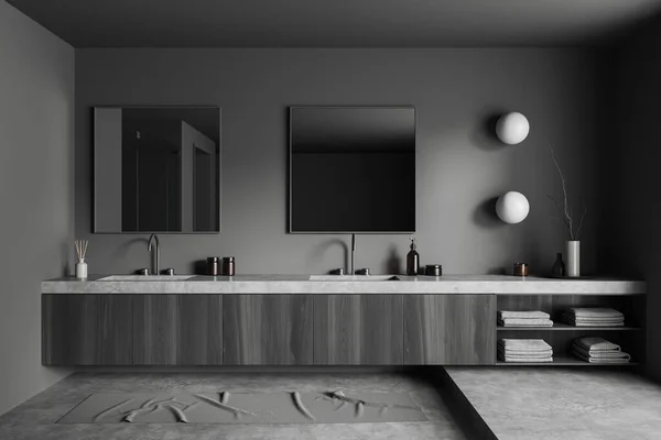 黑暗浴室内部与双水池和镜子 灰色混凝土地面和讲台 浴室配件 毛巾和简约的装饰 3D渲染 — 图库照片