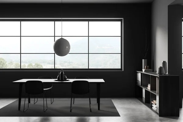 黑暗的会议室内部 椅子和木板铺在地毯上 灰色混凝土地板上 乡村的全景窗户 架子上有装饰和文件 3D渲染 — 图库照片