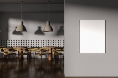 İçinde sandalyeler ve masa olan gri kafe, kahverengi beton zemin. Ahşap mobilyalarla modern yemek ve rahatlama alanı. Bölümdeki tuval posterini taklit et. 3B görüntüleme