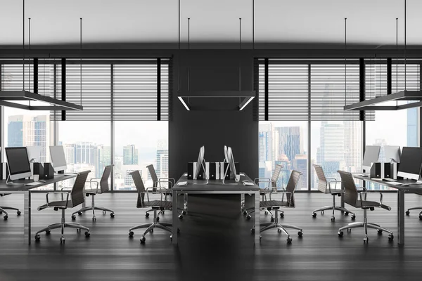 现代开放空间办公室的内部 有灰色的墙壁 深色的木制地板 一排电脑桌和全景窗户 3D渲染 — 图库照片