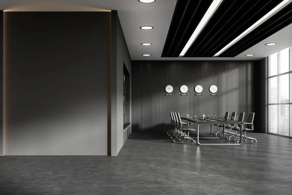 어두운 사무실에 의자와 회의실 콘크리트 시계가 파노라마 있어요 칸막이 렌더링 — 스톡 사진