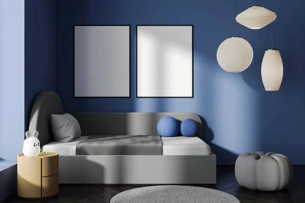 Modern Mavi Yatak Odası Yatak Odası Yumuşak Puf Ahşap Zemin — Stok fotoğraf