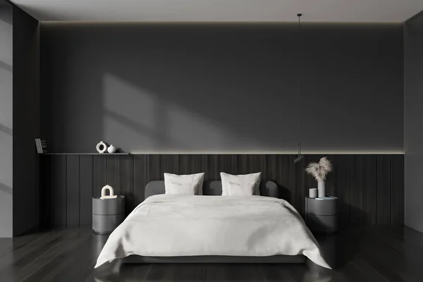 Dormitorio Oscuro Cama Interior Mesita Noche Con Decoración Arte Vista — Foto de Stock