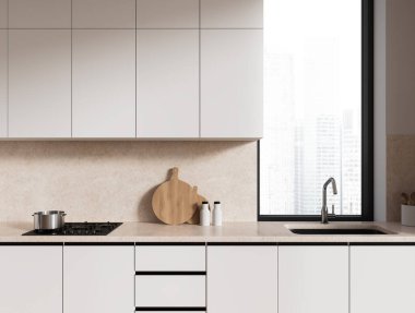 İçinde bej duvarlar, beyaz dolaplar ve pencerenin altında duran lavabo ve şehir manzaralı beyaz dolaplar olan şık bir mutfak. 3d oluşturma