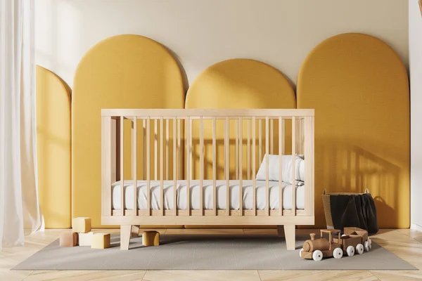 黄色婴儿房内饰木制婴儿床 地毯铺在硬木地板上 舒适而明亮的家睡眠区 带玩具的托儿所空间 3D渲染 — 图库照片