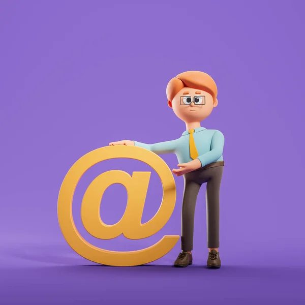 紫色の背景の上にシンボルで大きなオレンジ色の電子メールの近くに立って漫画のビジネスマンのビュー 電子メール ビジネスコミュニケーション マーケティングの概念 3Dレンダリング — ストック写真