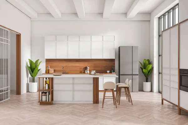 Interior Cozinha Branca Com Cadeiras Bar Bancada Piso Madeira Utensílios — Fotografia de Stock