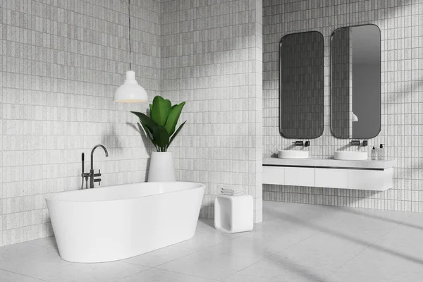 现代浴室的拐角处 有白色瓷墙 混凝土地面 舒适的白色浴缸和带有两个垂直镜子的双水池 3D渲染 — 图库照片