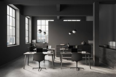 Gri duvarları, beton zemini, sandalyeleri, dizüstü bilgisayarları ve koyu ahşap dolapları olan şık açık uzay ofisinin içi. 3d oluşturma