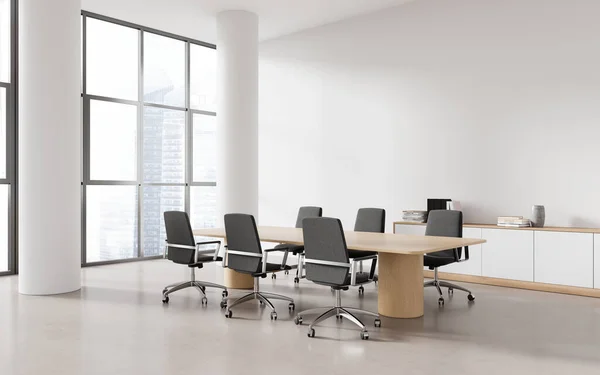 Hjørne Moderne Kontor Mødelokale Med Hvide Vægge Betongulv Langt Konferencebord - Stock-foto