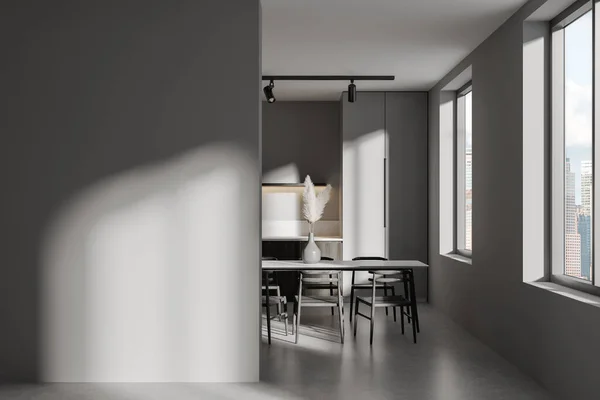 Dunkler Küchenraum Mit Stühlen Und Esstisch Grauer Betonboden Moderne Kochnische — Stockfoto