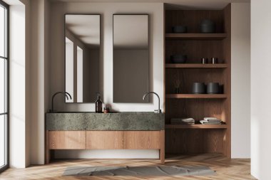 Modern banyo, bej duvarlar, ahşap zemin, rahat çift lavabo, iki dikey ayna ve kozmetik ürünler ve havlularla dolu raflar. 3d oluşturma