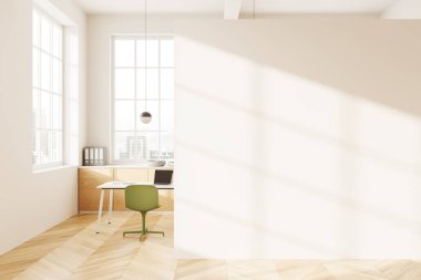 Modern ofiste dizüstü bilgisayarlı masa beyaz duvarlı, ahşap zemin, yeşil sandalye ve sağında boş duvar ile duruyor. 3d oluşturma