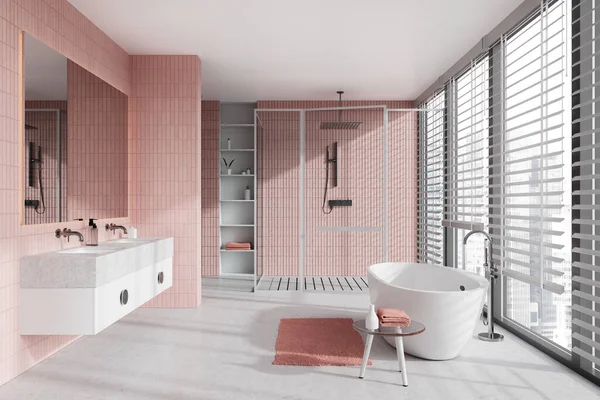 Interior Banheiro Moderno Com Paredes Azulejo Rosa Piso Concreto Banheira — Fotografia de Stock
