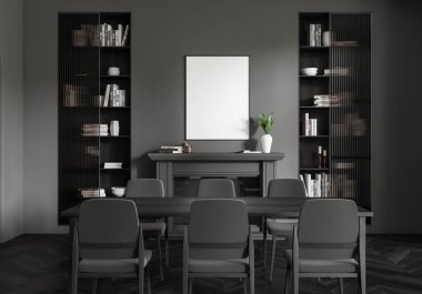 Oturma odasının içinde yemek masası ve siyah ahşap zeminde sandalyeler var. Şömine ve rafta sanat dekorasyonu ve kitapları var. Tuvalin maketi posteri. 3B görüntüleme