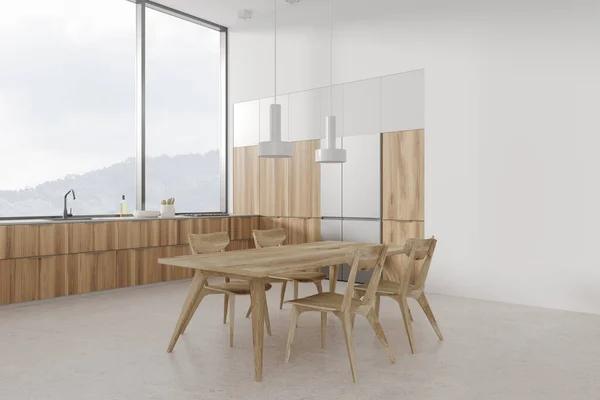 Bílý Domácí Kuchyňský Interiér Jídelním Stolem Dřevěné Židle Betonové Podlaze — Stock fotografie