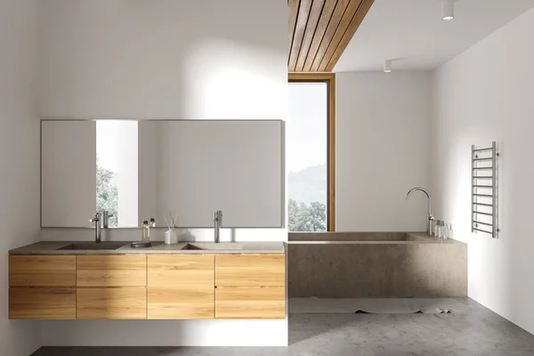 Modern Banyo Beyaz Duvarlar Beton Zemin Büyük Küvet Üzerinde Yatay — Stok fotoğraf