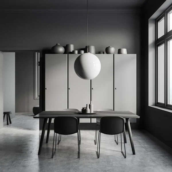 Oturma Odasının Içinde Yemek Masası Sandalyeler Gri Beton Zemin Süslemeli — Stok fotoğraf