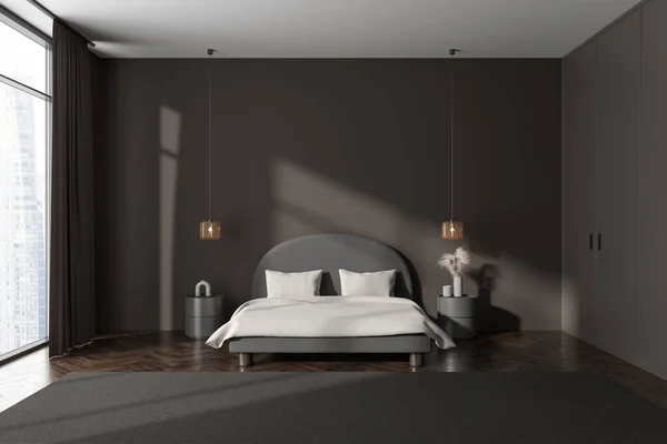Dunkles Schlafzimmerbett Und Nachttisch Mit Dekoration Teppich Auf Hartholzboden Stilvoller — Stockfoto