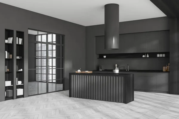 深色厨房内部与酒吧岛 侧视图 架子与装饰和厨房用具甲板 灰色硬木地板 有全景窗户的开放空间烹饪室 3D渲染 — 图库照片