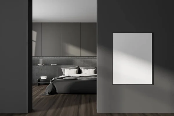 前看黑暗的卧室内部与床 空白色海报 床头柜 橡木硬木地板 简约设计的概念 创意空间 把它弄坏了3D渲染 — 图库照片