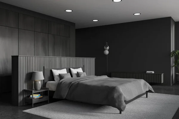 带有灰色和木制墙壁的时髦卧室角落 混凝土地面 铺着灰色被子的舒适的国王尺寸床 以及深色灰色梳妆台 3D渲染 — 图库照片