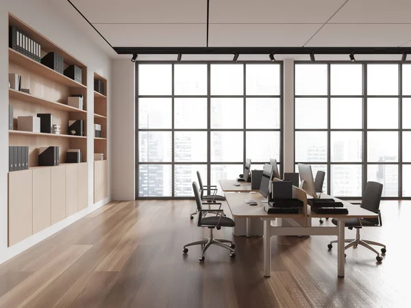 Intérieur Bureau Beige Moderne Avec Fauteuils Ordinateur Sur Bureau Parquet — Photo