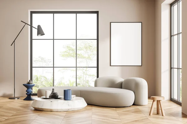 Beige Wohnzimmer Mit Sofa Marmor Couchtisch Mit Dekoration Und Panoramafenster — Stockfoto