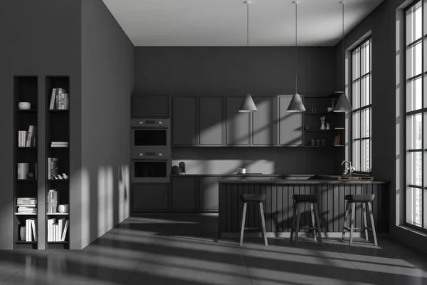 在黑暗的厨房室内 有橱柜 灰色墙壁 全景窗 咖啡机 煤气灶 酒吧凳子 简约设计的概念 3D渲染 — 图库照片