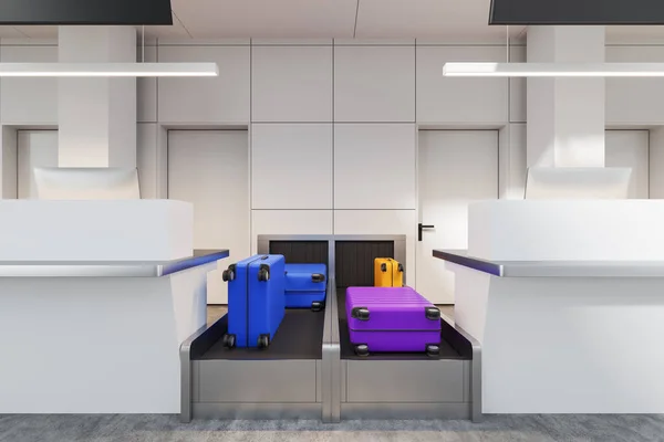 Interieur Des Modernen Flughafens Mit Weißen Wänden Und Bunten Koffern — Stockfoto
