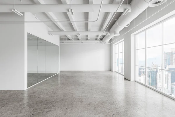 Beyaz Cam Duvarlı Modern Ofis Koridorunun Içi Beton Zemin Şehir — Stok fotoğraf