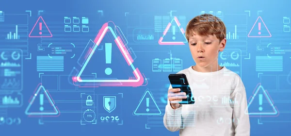 Okullu Çocuk Elinde Telefonla Şaşkın Şaşkın Bakıyor Ünlem Işareti Sistem — Stok fotoğraf