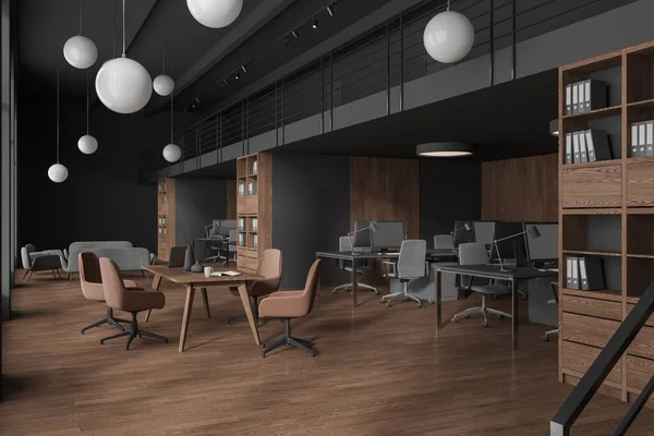 椅子とPcコンピュータが並ぶ暗いビジネスインテリア 会議テーブル ソファ サイドビューでリラックスした空間 技術や家具とオフィスのコワーキング ゾーン 3Dレンダリング — ストック写真