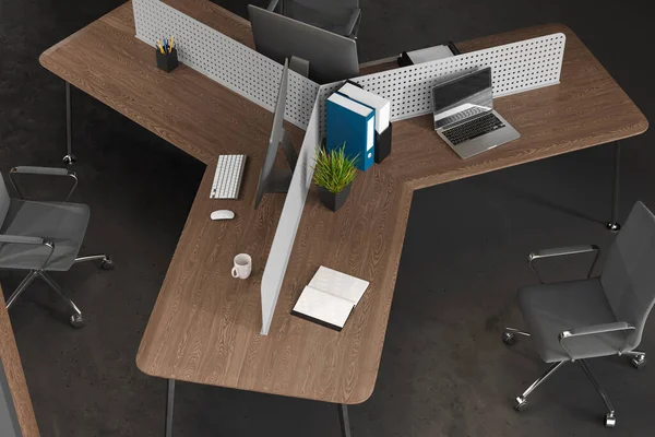 의자와 컴퓨터가 미니멀리즘 사무실 내부의 파티션 콘크리트 테이블 가구로 공간을 — 스톡 사진