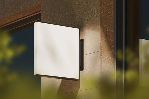 Prázdná Čtvercová Světlá Tabule Béžové Betonové Zdi Ulici Boční Pohled — Stock fotografie