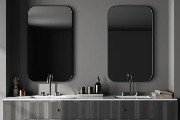 暗色浴室内部与双水池和镜子 黑色木制梳妆台与浴室配件 有两个洗澡池的酒店浴室 3D渲染 — 图库照片