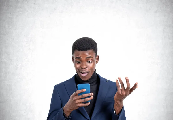 Handsome African American Businessman Wearing Formal Suit Standing Watching Smartphone — Stock Photo, Image
