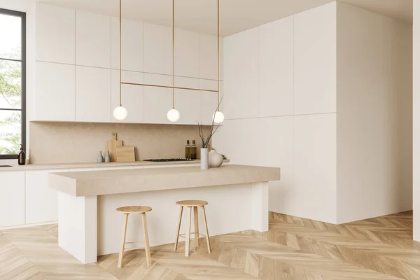 Beige Kücheneinrichtung Mit Barinsel Und Hocker Auf Hartholzboden Seitenansicht Luxus — Stockfoto