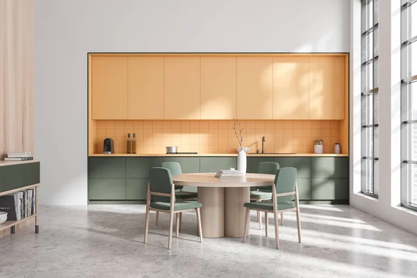 Interior Cozinha Colorida Com Mesa Jantar Cadeiras Gaveta Com Decoração — Fotografia de Stock