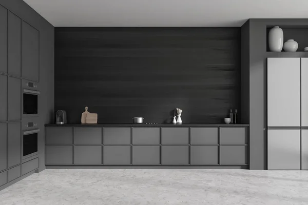 Interior Cozinha Escura Com Pia Fogão Geladeira Com Decoração Utensílios — Fotografia de Stock