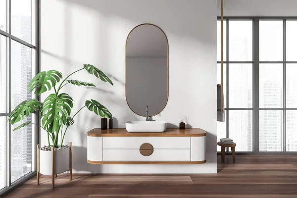 Lavabo Oval Aynalı Beyaz Banyo Havluyla Tabure Ahşap Zeminde Büyük — Stok fotoğraf