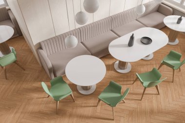 Modern kafe manzarası, açık ahşap duvarlar, ahşap zemin, rahat yuvarlak ve yeşil sandalyeli oval beyaz masalar ve yumuşak gri koltuklar. 3d oluşturma