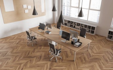 Ortak bir masada bilgisayar monitörleri ile birlikte çalışmanın en üst görüntüsü ve sıra sıra sandalyeler, ahşap zemin. Çalışma alanı ve raf dokümanlarla dolu, gökdelenlerin panoramik penceresi. 3B görüntüleme