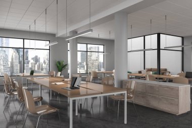 Yan yana çalışan masa ve sandalyelerle iç mekan manzarası New York gökdelenlerinin panoramik penceresi. Çekmeceleri olan şık bir kütüphane ve kanepeli cam gevşeme alanı. 3B görüntüleme