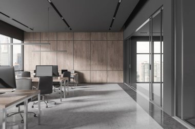New York gökdelenlerinde panoramik pencereli ofis, cam kapılar ve şirket koridoru olan karanlık bir iç mekan. Bilgisayarları ve sıra sıra masaları olan minimalist çalışma alanı. 3B görüntüleme