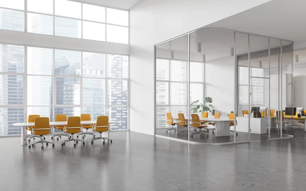 Weißes Business Interieur Mit Gläsernem Konferenzraum Seitenansicht Coworking Zone Mit — Stockfoto